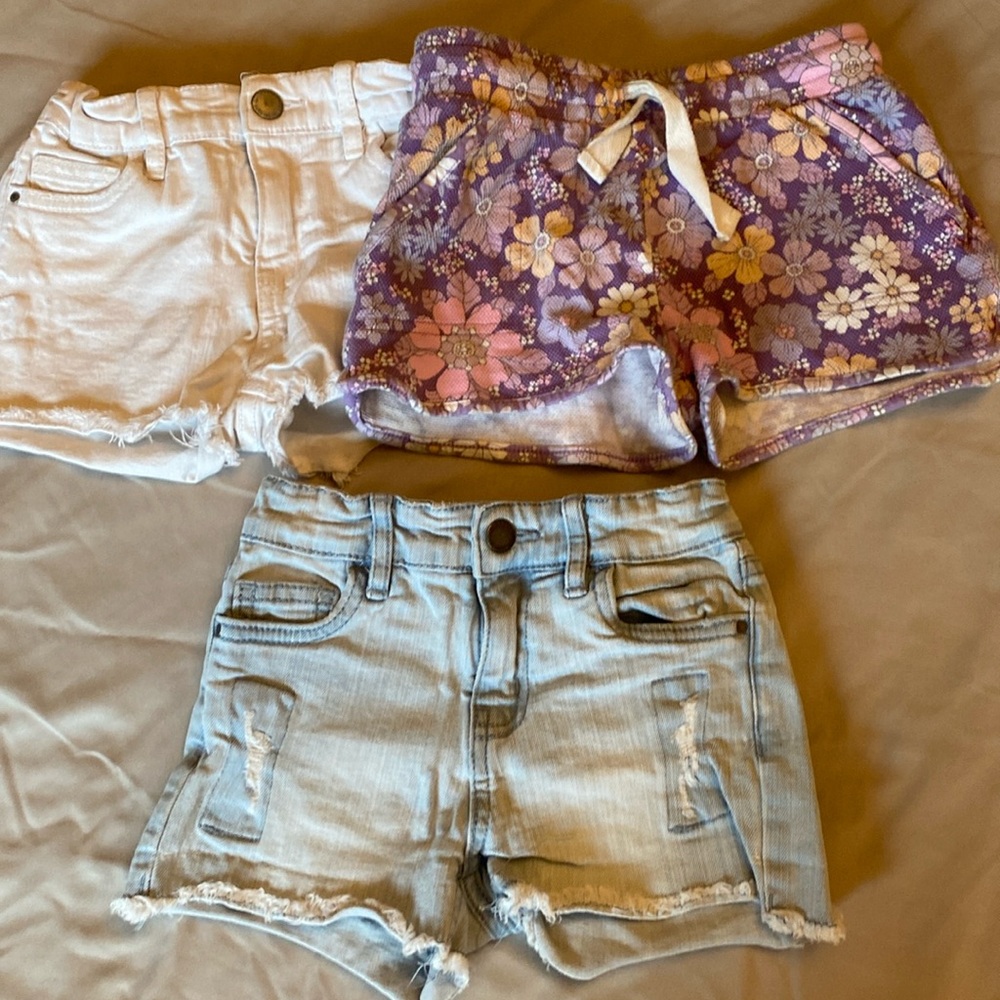 Cotton:On size 4 shorts bundle. Good condition.